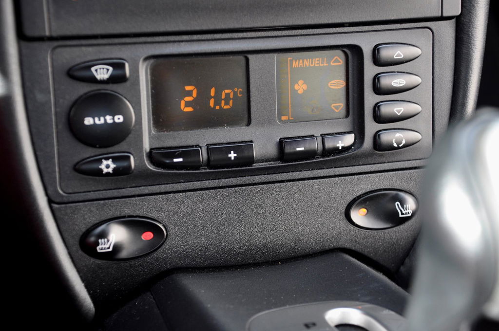 Porsche 996 Carrera 4