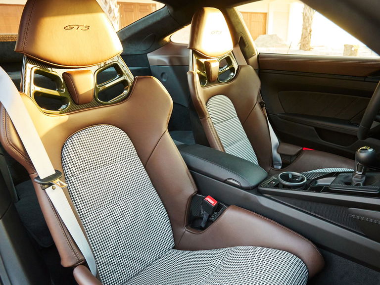 Porsche 992 GT3 Touring