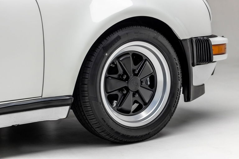 Porsche 911 Turbo 3.3 (US)