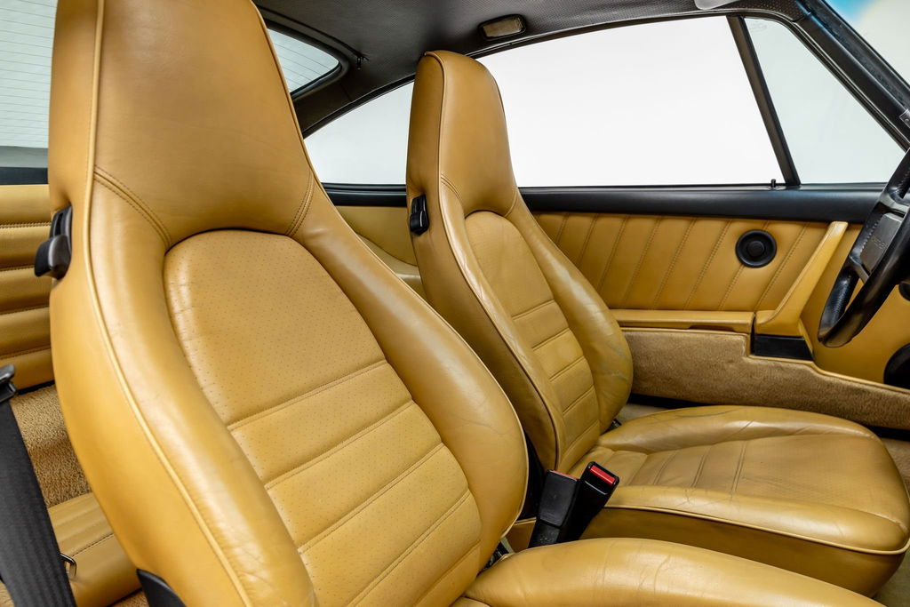 Porsche 911 Turbo 3.3 (US)