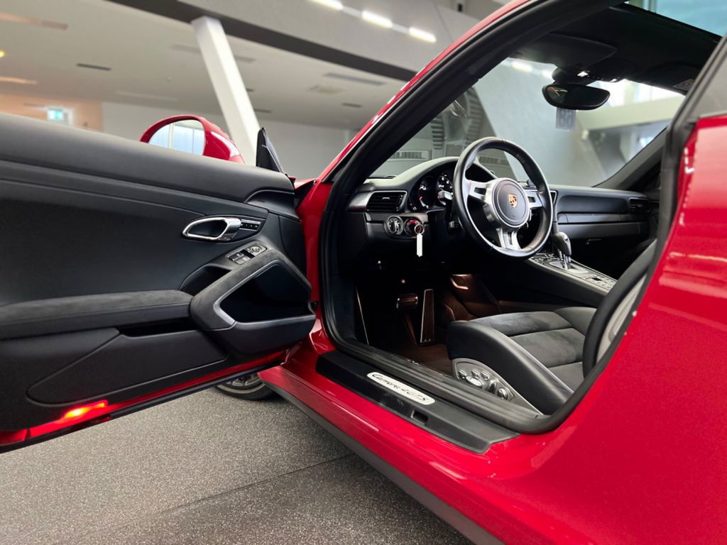 Porsche 991 Carrera 4 GTS