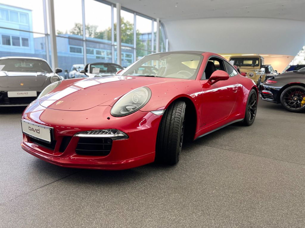 Porsche 991 Carrera 4 GTS