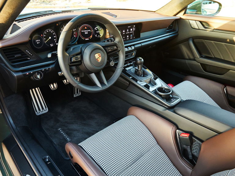 Porsche 992 GT3 Touring