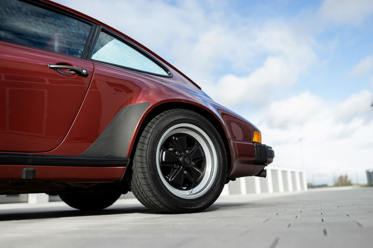 Porsche 911 Carrera 3.2