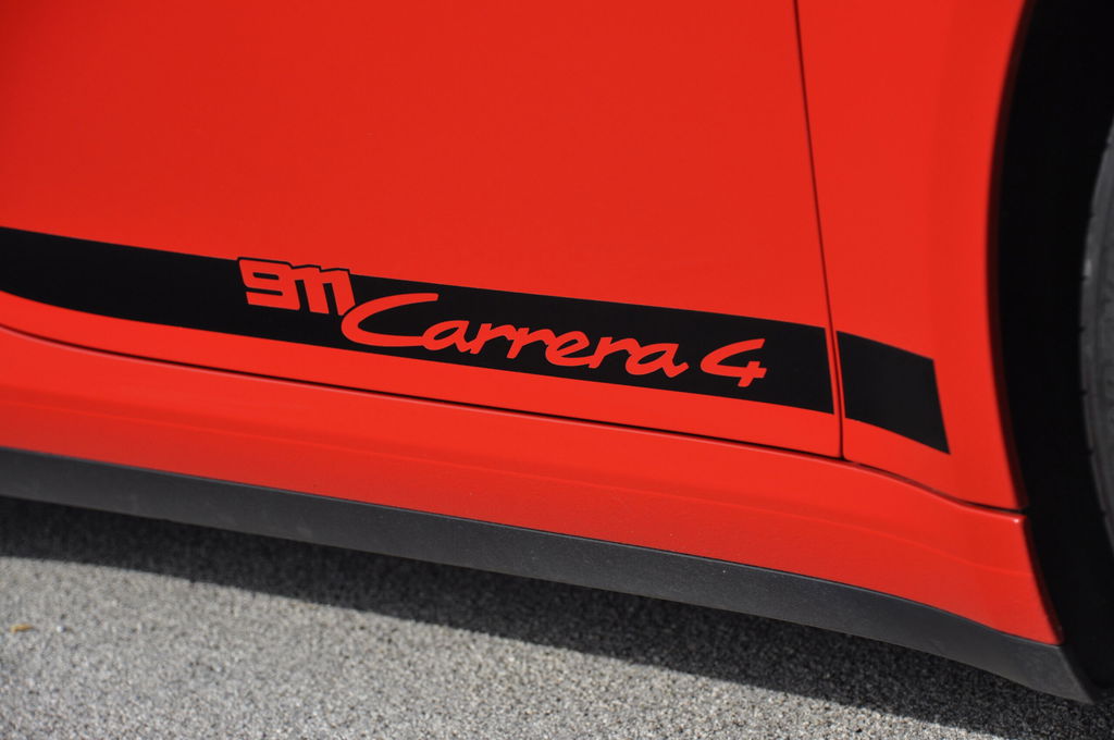 Porsche 992 Carrera 4