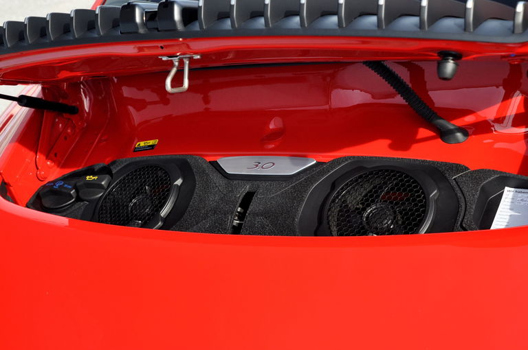 Porsche 992 Carrera 4