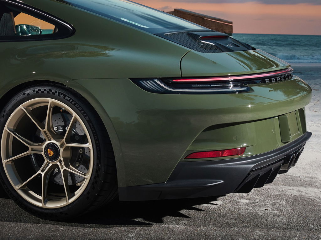 Porsche 992 GT3 Touring