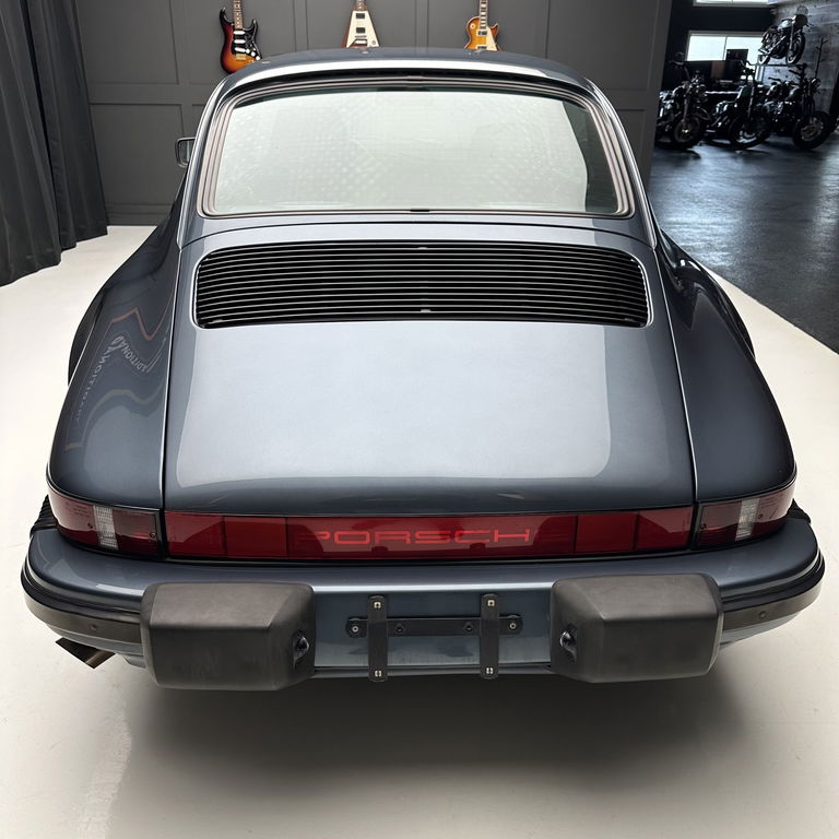 Porsche 911 Carrera 3.2 (US)