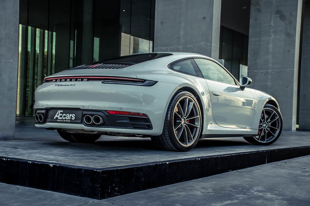 Porsche 992 Carrera 4S