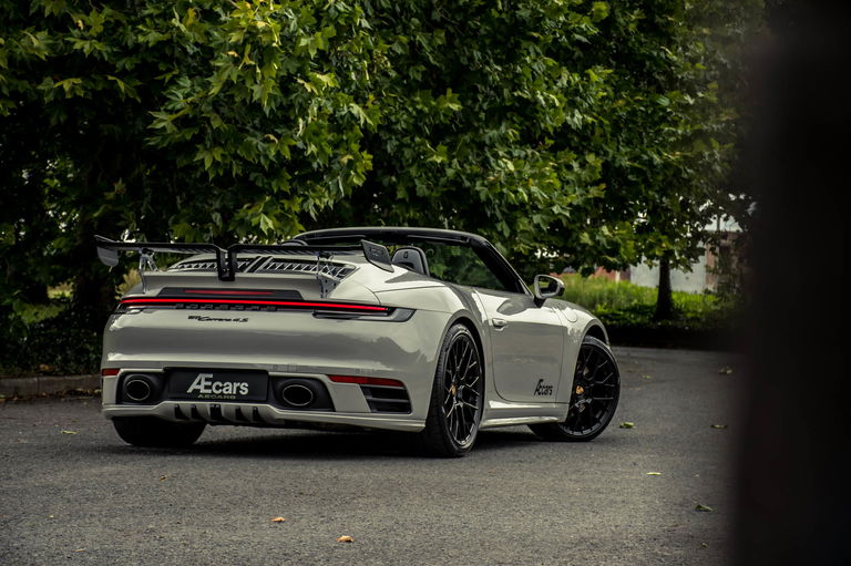 Porsche 992 Carrera 4S