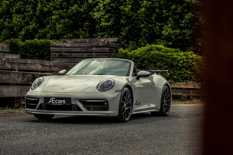 Porsche 992 Carrera 4S