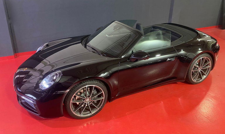 Porsche 992 Carrera