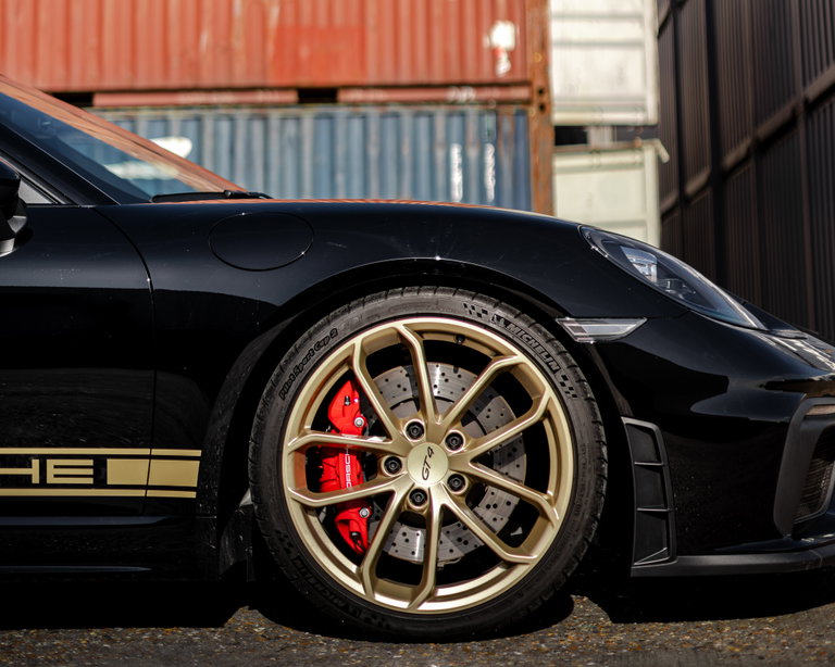 Porsche 718 Cayman GT4