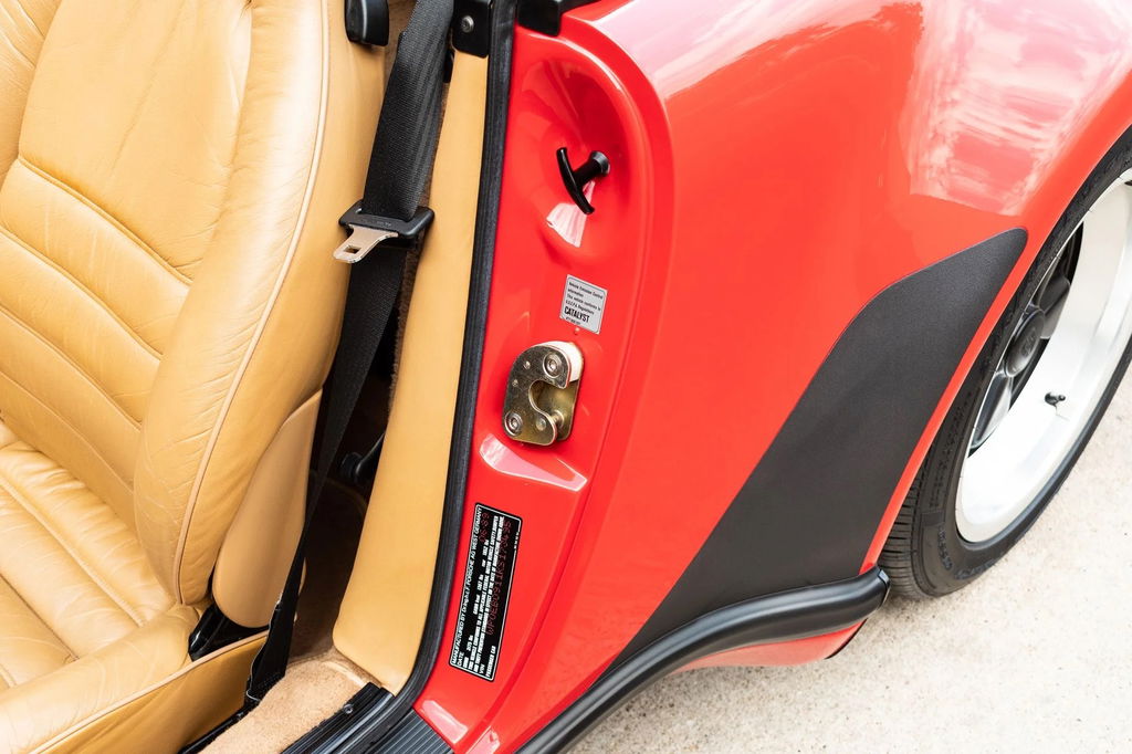 Porsche 911 Carrera 3.2 Speedster (US)