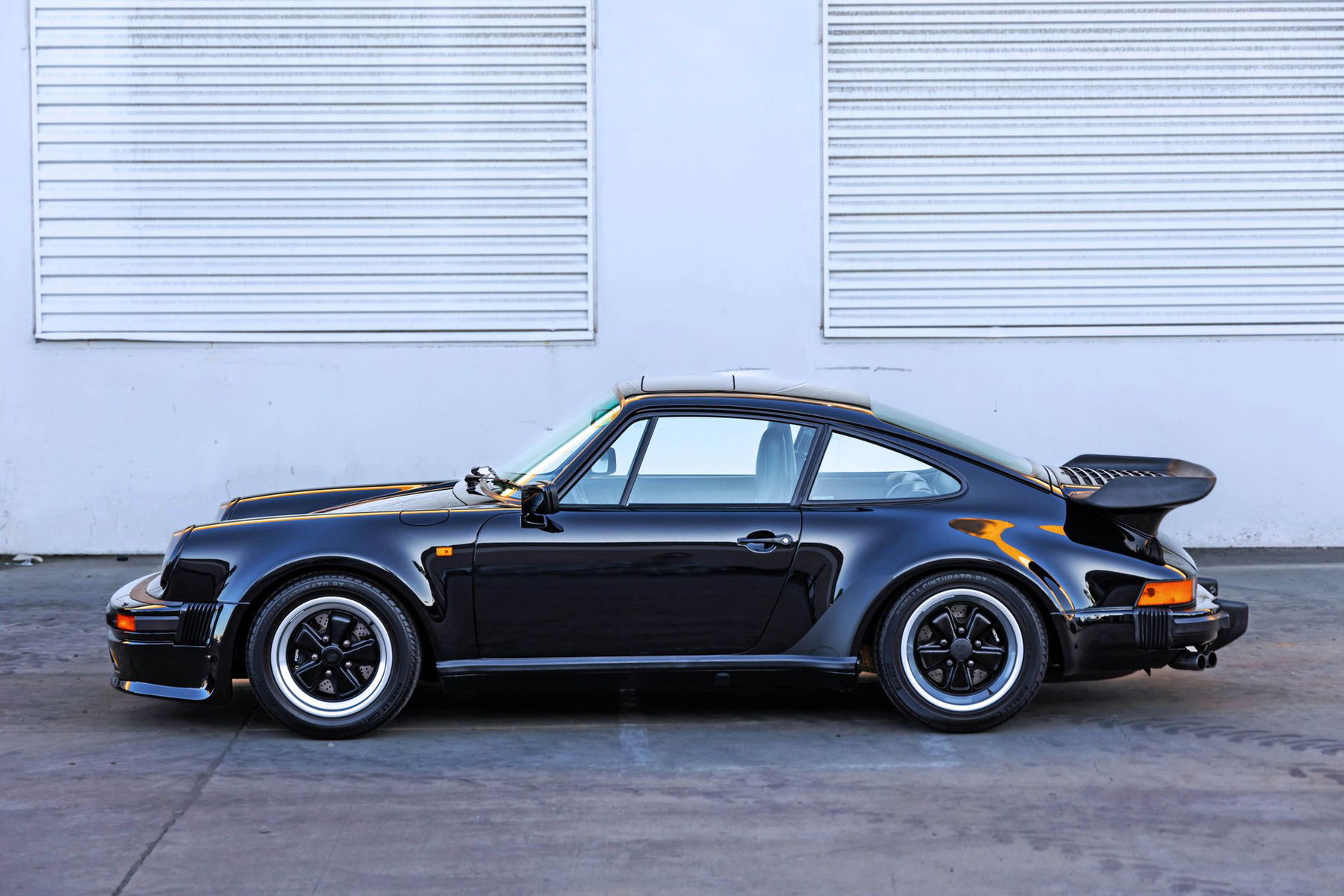 Porsche 911 Turbo S 3.3 1989 - elferspot.com - Marktplatz für 