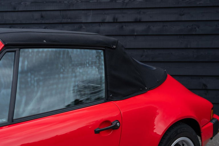 Porsche 911 Carrera 3.2 (US)