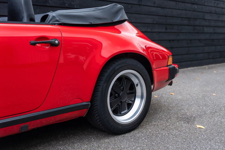 Porsche 911 Carrera 3.2 (US)