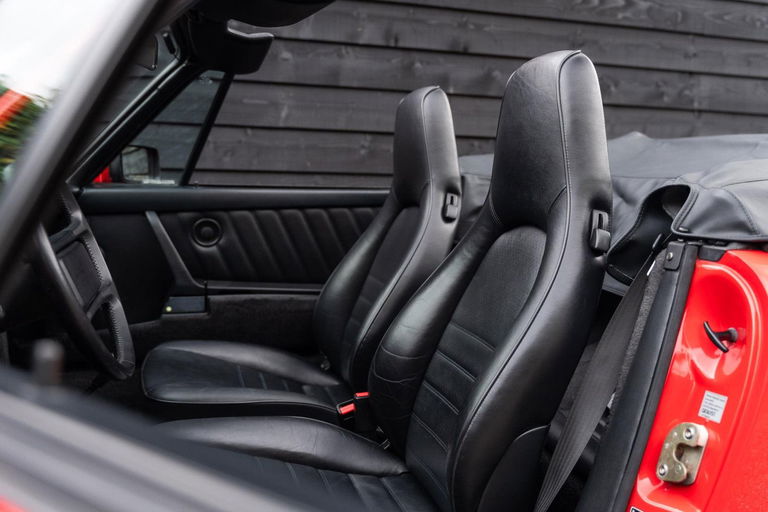 Porsche 911 Carrera 3.2 (US)