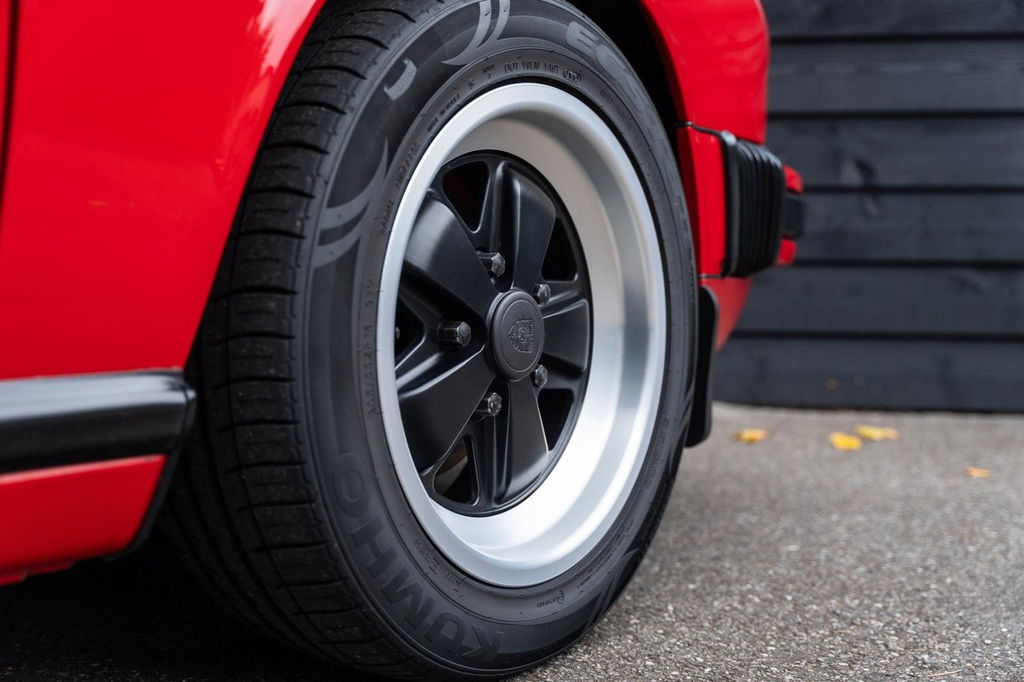 Porsche 911 Carrera 3.2 (US)