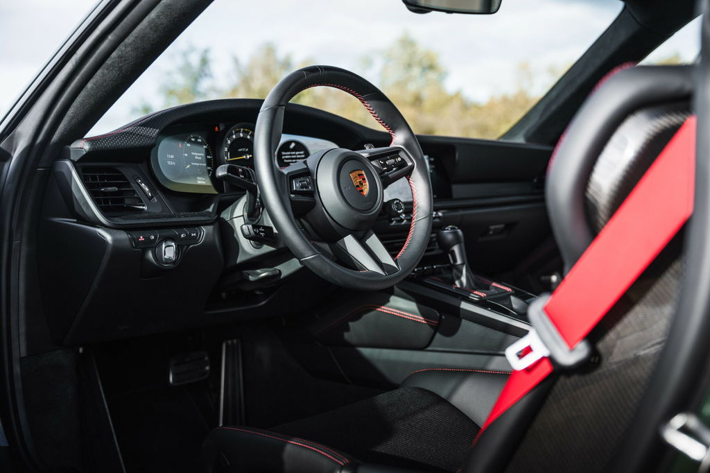 Porsche 992 GT3 Touring