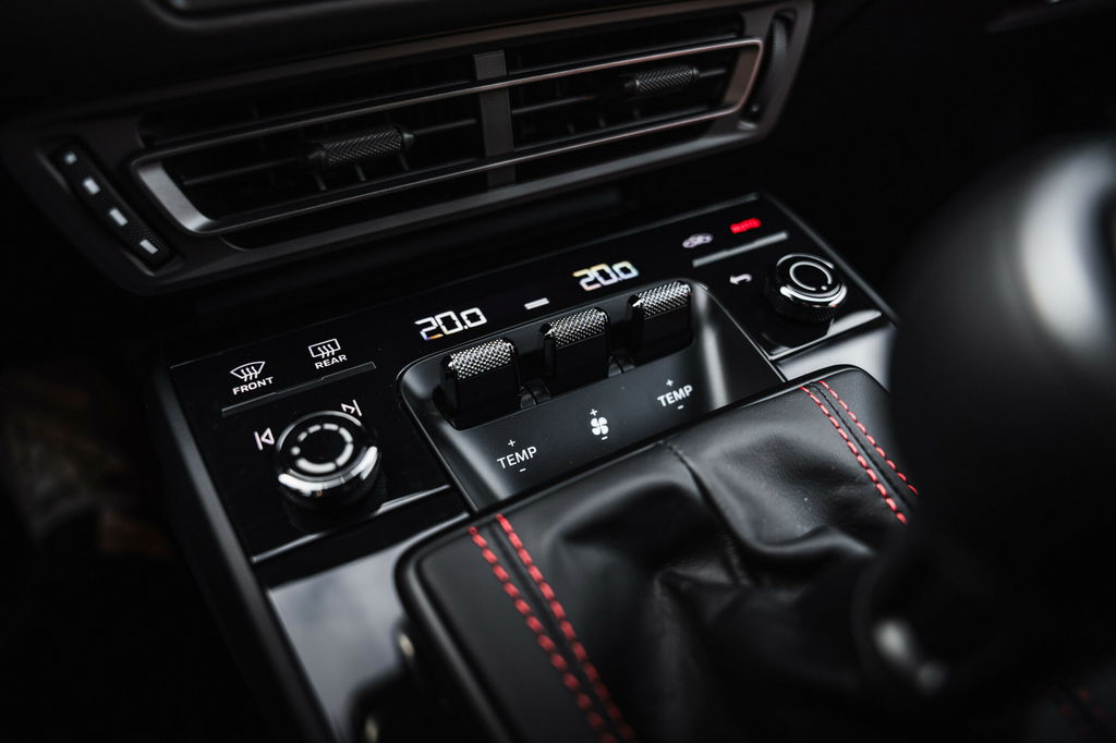 Porsche 992 GT3 Touring