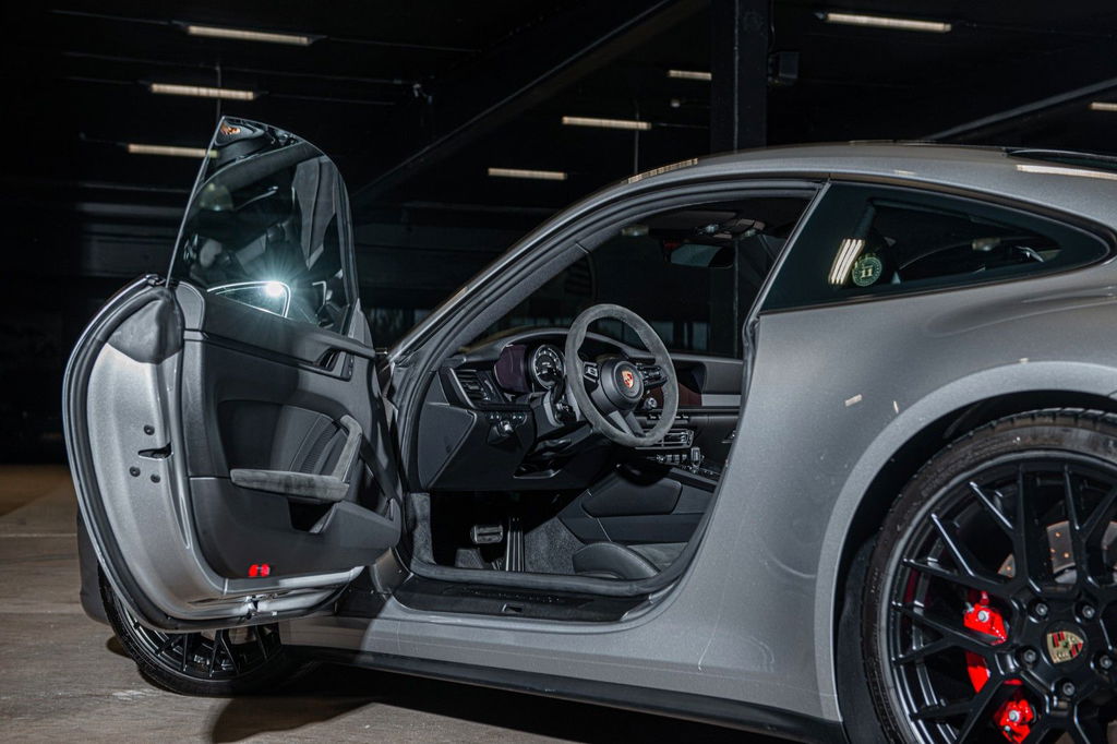 Porsche 992 Carrera GTS