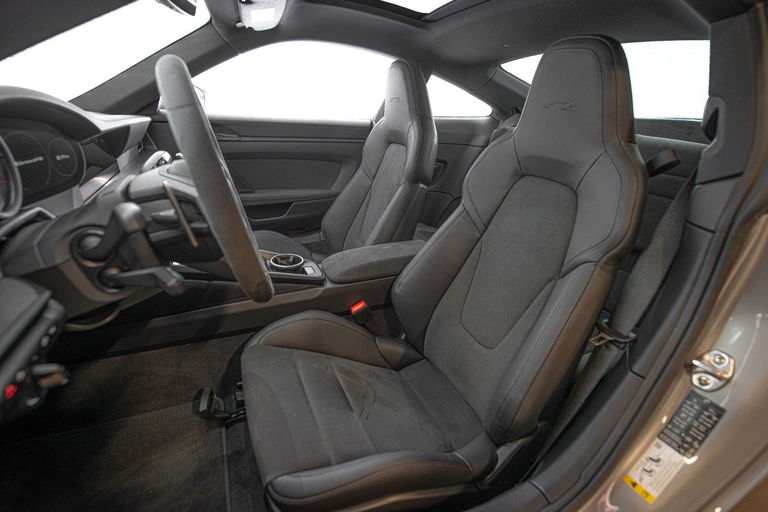 Porsche 992 Carrera GTS