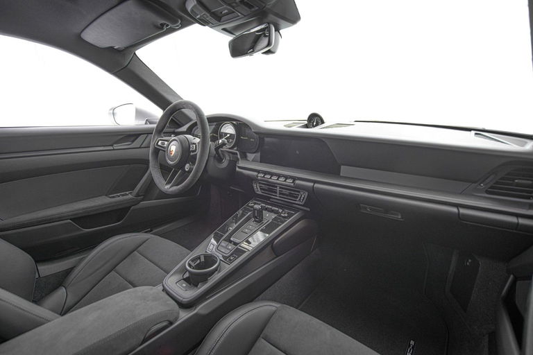 Porsche 992 Carrera GTS