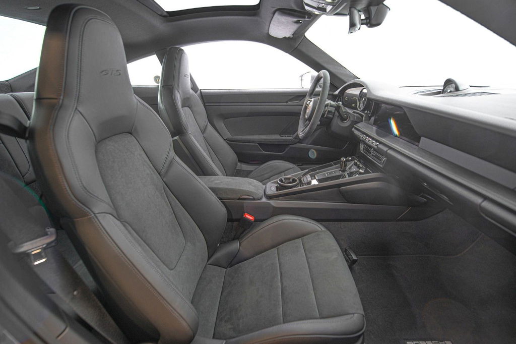 Porsche 992 Carrera GTS