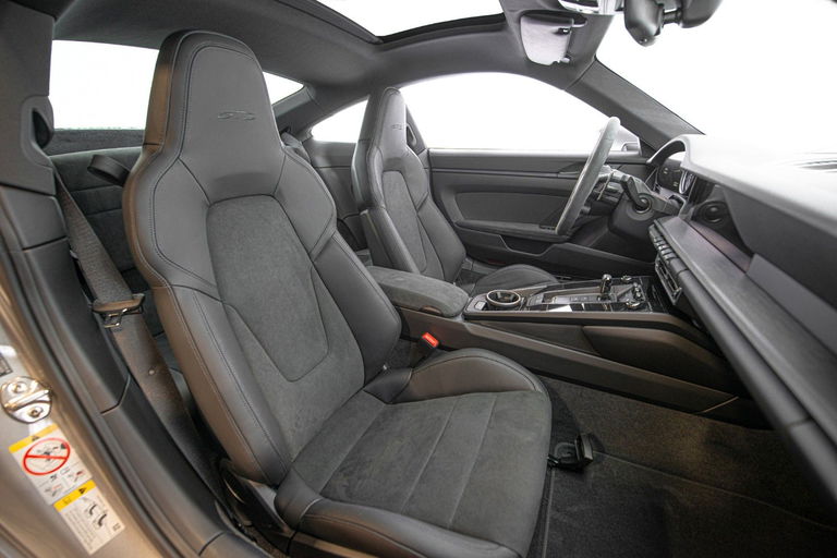 Porsche 992 Carrera GTS