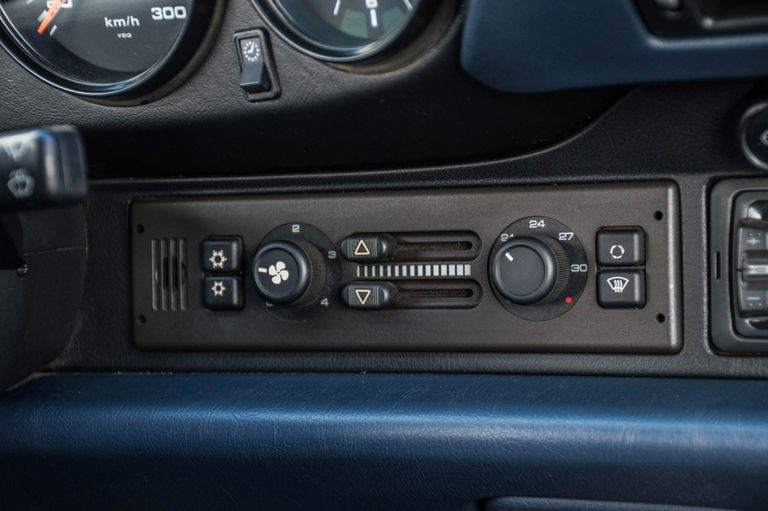 Porsche 993 Carrera 4