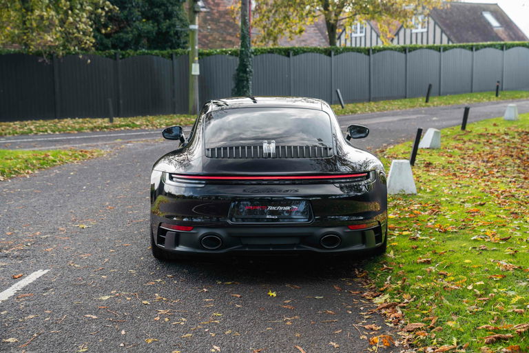 Porsche 992 Carrera 4 GTS
