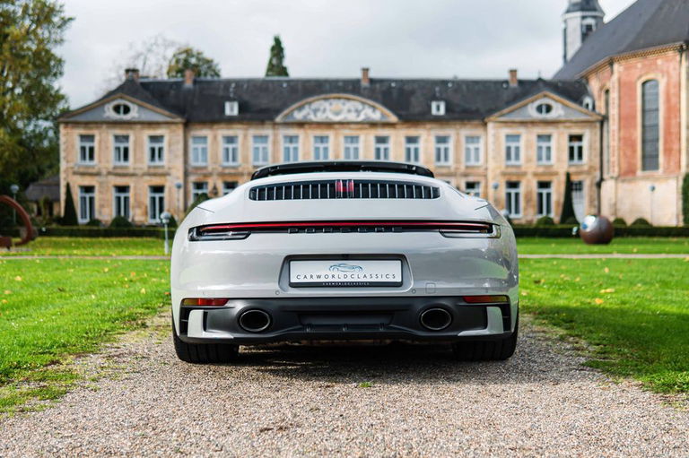 Porsche 992 Carrera 4S