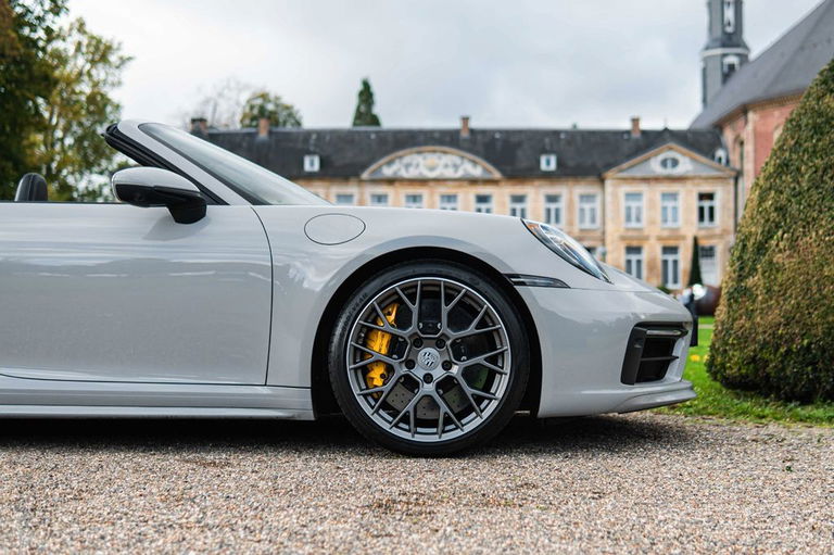 Porsche 992 Carrera 4S