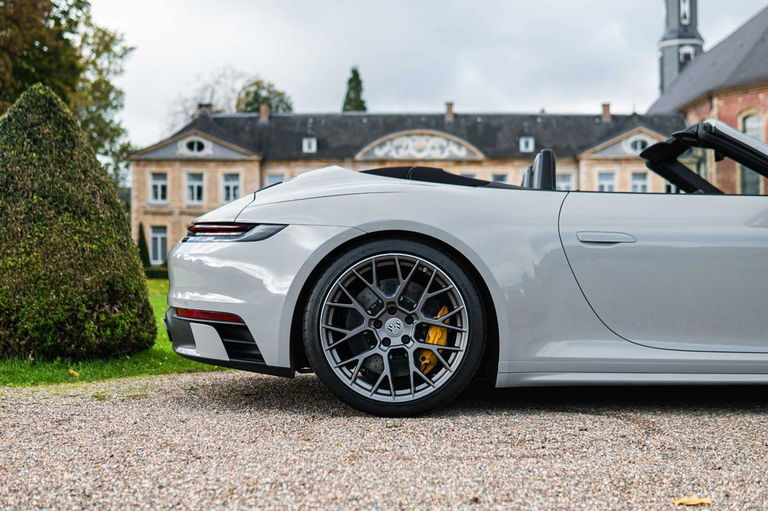 Porsche 992 Carrera 4S