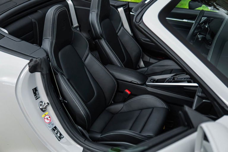 Porsche 992 Carrera 4S