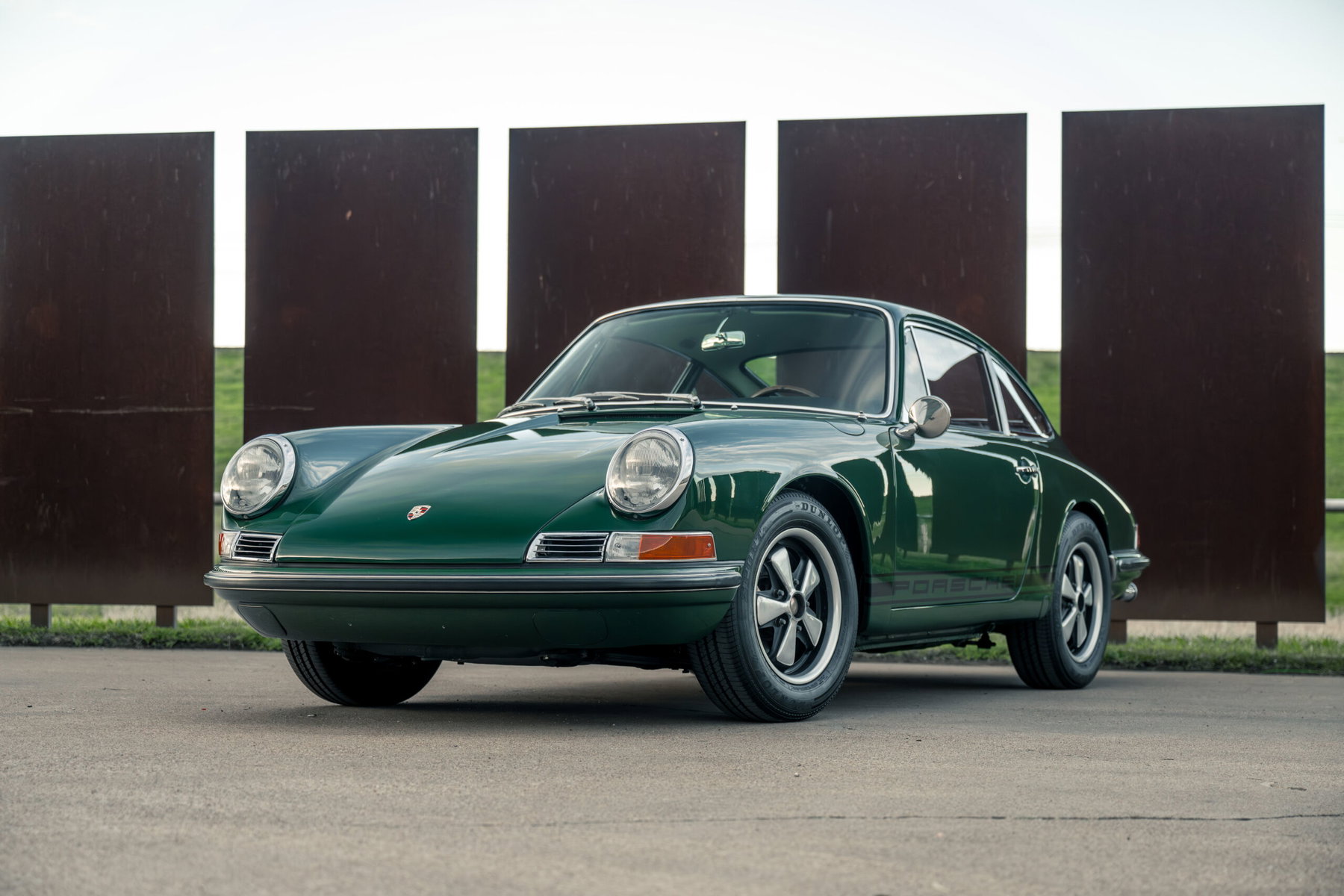 Porsche 911 (F-Modell) 1967 - elferspot.com - Marketplace for