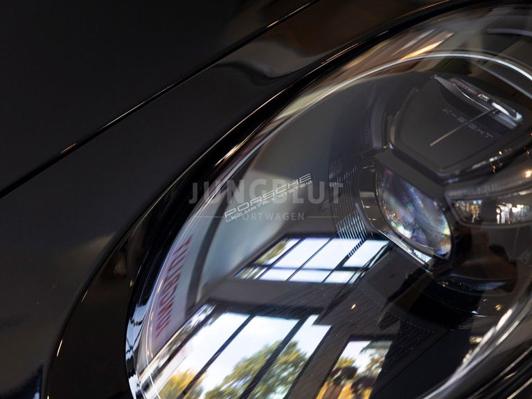 Porsche 992 Carrera 4 GTS