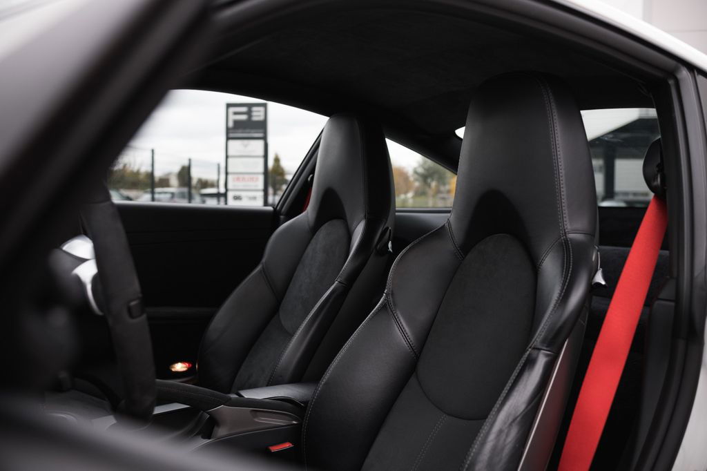 Porsche 997.2 Carrera GTS