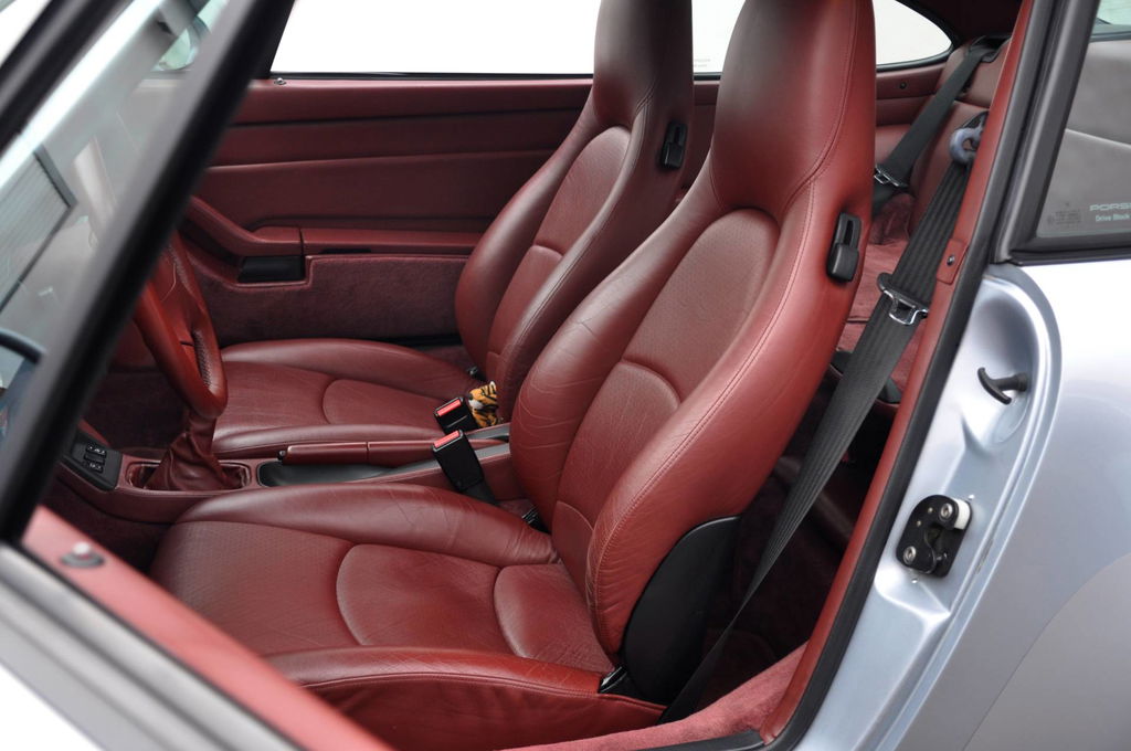 Porsche 993 Carrera 4S