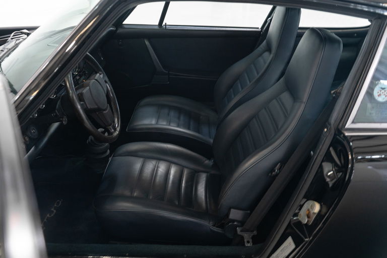 Porsche 911 Carrera (US)