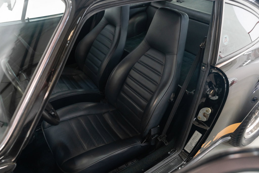 Porsche 911 Carrera (US)