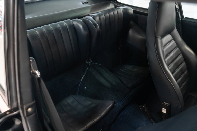 Porsche 911 Carrera (US)