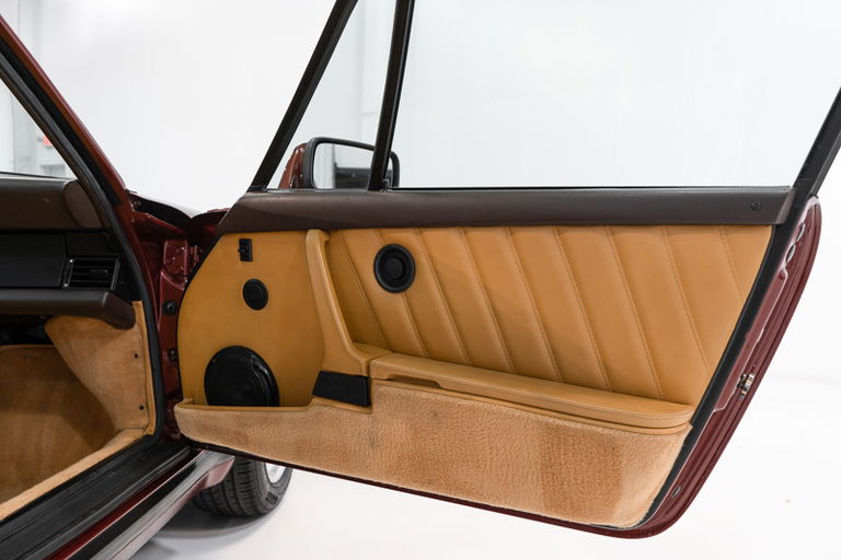 Porsche 911 Turbo 3.3 (US)