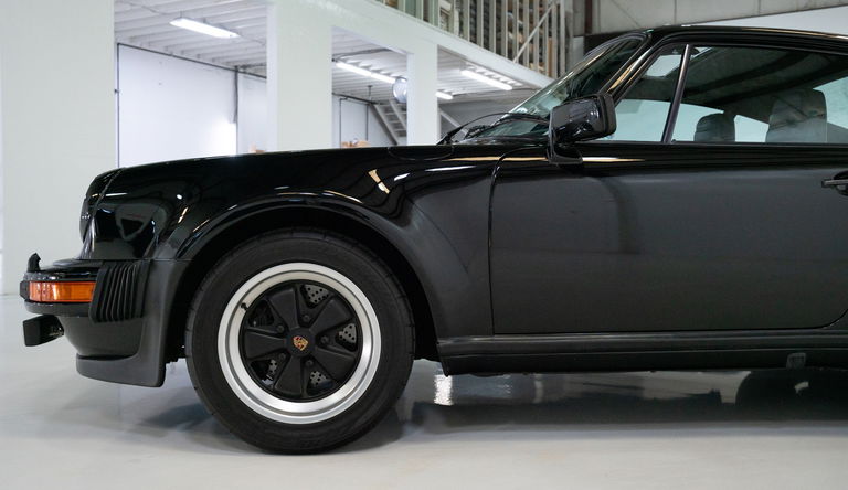 Porsche 911 Turbo 3.3 (US)