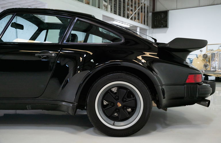 Porsche 911 Turbo 3.3 (US)