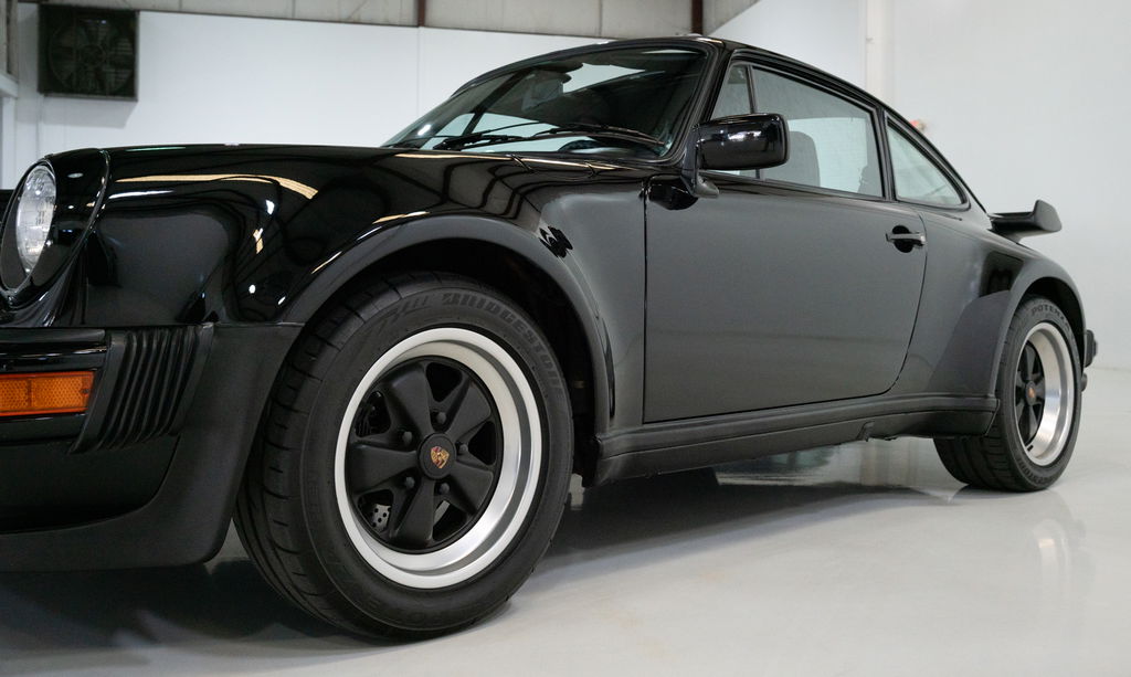 Porsche 911 Turbo 3.3 (US)