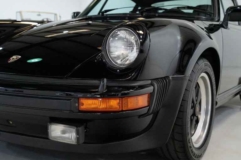 Porsche 911 Turbo 3.3 (US)