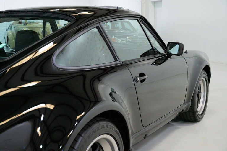 Porsche 911 Turbo 3.3 (US)