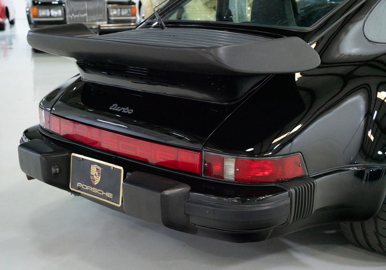 Porsche 911 Turbo 3.3 (US)